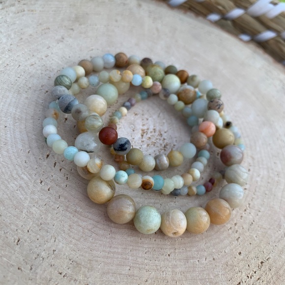 Natural Multicolor Amazonite Round Smooth High-Quality Gemstone Bead Bracelets - Picture 7 of 9